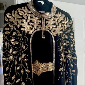 100% Egyptian cotton dress with a cape